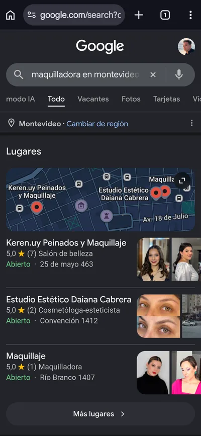 Búsqueda «maquilladora en Montevideo» en Google desde el celular: el mapa y la ficha de Keren primera