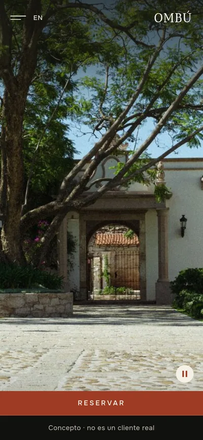 Concepto de reforma.do, no es un cliente real: la web de una estancia que se alquila entera, con el portal de la casa bajo un árbol grande, el nombre arriba y la barra de reserva abajo